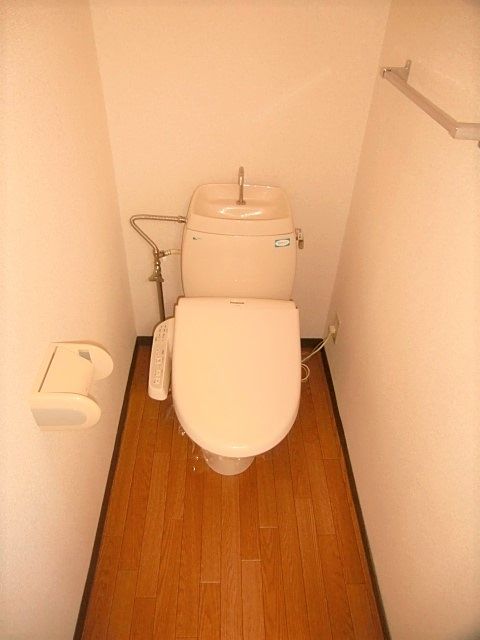 トイレには温水洗浄便座設置あり