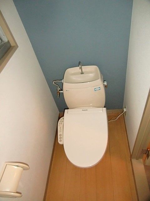 トイレ：温水洗浄便座の設置があります