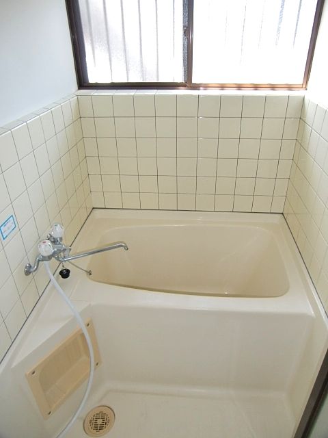 浴室：シャワー付き水栓